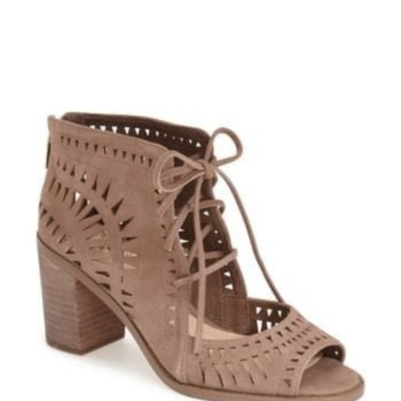 Vince Camuto Shoes - Vince Camuto
Tarita Laser-Cut Sandal shoes